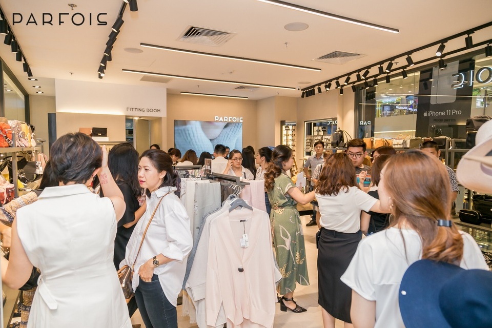 Điểm danh các thương hiệu “khủng” giảm giá mạnh dịp Black Friday - 6 Điểm danh các thương hiệu “khủng” giảm giá mạnh dịp Black Friday - 6