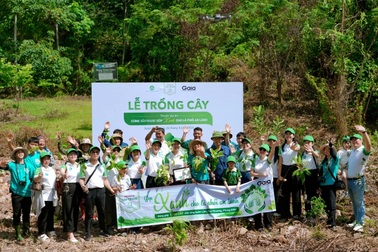 Bảo Thanh trồng 1.200 cây gỗ, góp phần bảo vệ lá phổi xanh của Trái đất