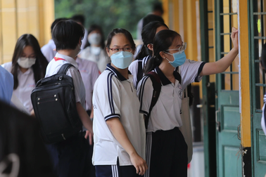 Con "chạy sô" luyện thi lớp 10, mẹ mất ngủ trắng đêm