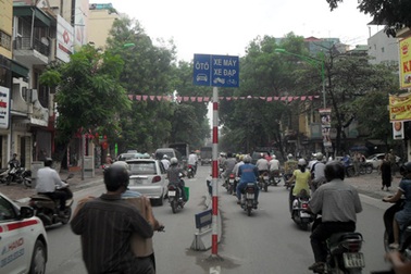 Hà Nội tiếp tục phân làn phương tiện