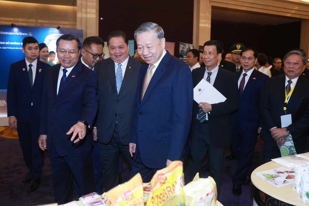 Tổng Bí thư: Hoàn thiện môi trường đầu tư thông thoáng, minh bạch - 2 Tổng Bí thư: Hoàn thiện môi trường đầu tư thông thoáng, minh bạch - 2