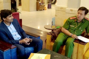 Tài xế taxi phủ nhận tố cáo “chặt chém” du khách Ấn Độ 1,2 triệu đồng