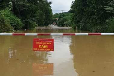 Nhiều nơi ở Thanh Hóa ngập nặng do mưa lớn