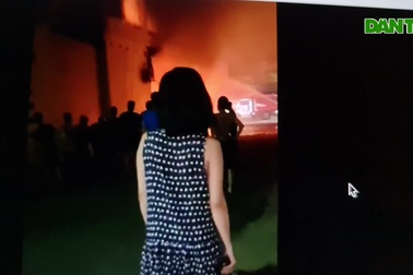 Phòng trà lớn nhất thành phố Vinh bốc cháy trong đêm