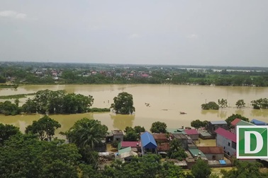 Hình ảnh biển nước ngập mênh mông ở ngoại thành Hà Nội