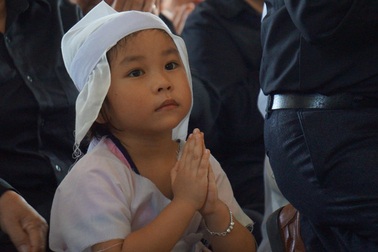 Bài thơ nghẹn ngào thay lời con gái Đại tá Trần Quang Khải của cô gái 18 tuổi