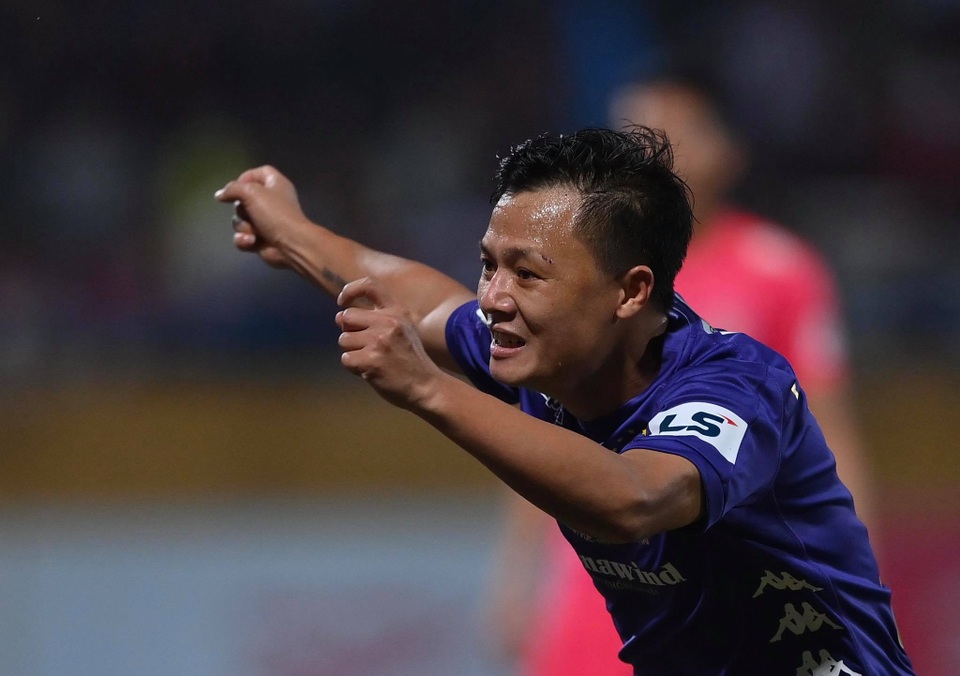 Hà Nội FC 4-2 Sài Gòn FC: Mưa bàn thắng ở Hàng Đẫy - 11 Hà Nội FC 4-2 Sài Gòn FC: Mưa bàn thắng ở Hàng Đẫy - 11
