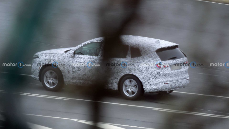 Honda CR-V thế hệ mới 2023 lần đầu tiên xuất hiện trên đường thử - 8