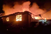 Cháy công ty giày, hàng chục công nhân hốt hoảng tháo chạy