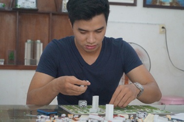 Nghệ sỹ hóa thành người phục vụ