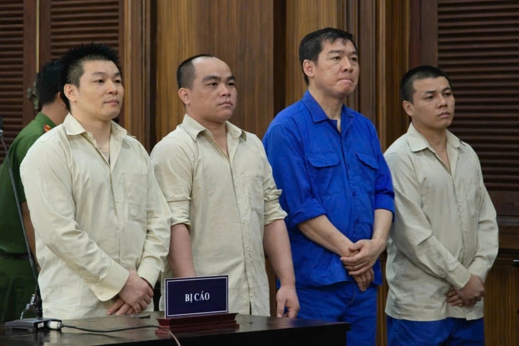 Cho vay lãi đến 270%/năm, dùng súng ép ký giấy nợ 4,9 tỷ - 1 Cho vay lãi đến 270%/năm, dùng súng ép ký giấy nợ 4,9 tỷ - 1