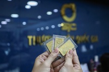 Vàng giảm 3 lần trong phiên, người mua lỗ 3,2 triệu đồng/lượng sau 1 ngày