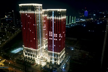 Hình ảnh cổ vũ đội tuyển Việt Nam tại tòa nhà Sunshine Riverside