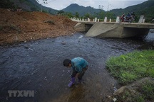 Xử phạt doanh nghiệp ở Hòa Bình xả thải làm khổ người dân Phú Thọ