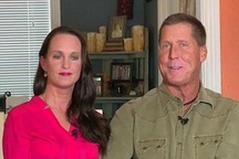 Rủ nhau ra nghĩa trang... làm đám cưới