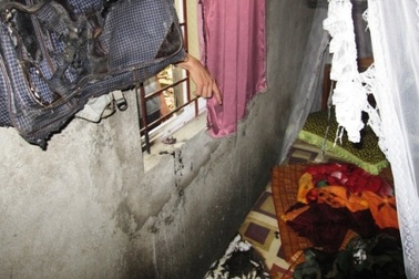 Phóng hỏa đốt nhà hàng xóm vì... đá bóng