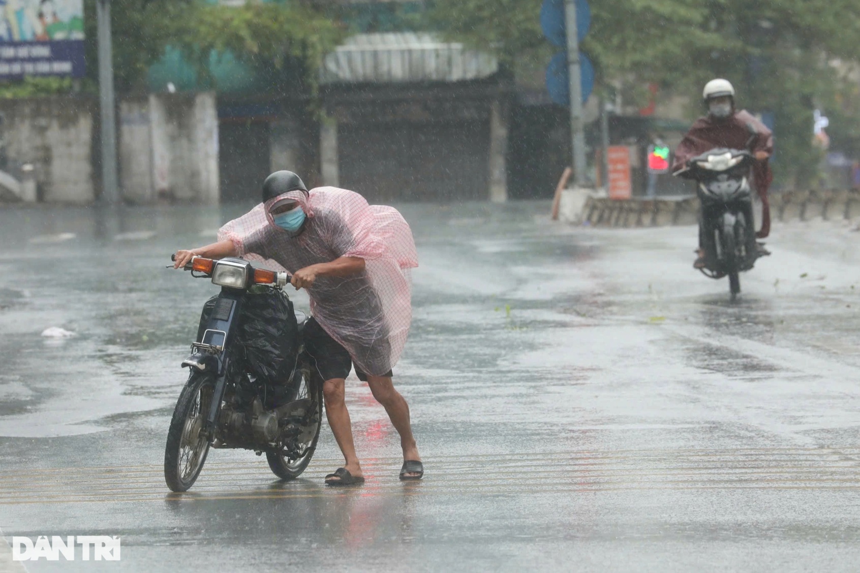 Chủ tịch Hà Nội khuyến cáo người dân thủ đô không ra đường