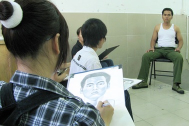 Bất ngờ chiến sĩ trẻ trở thành người mẫu 