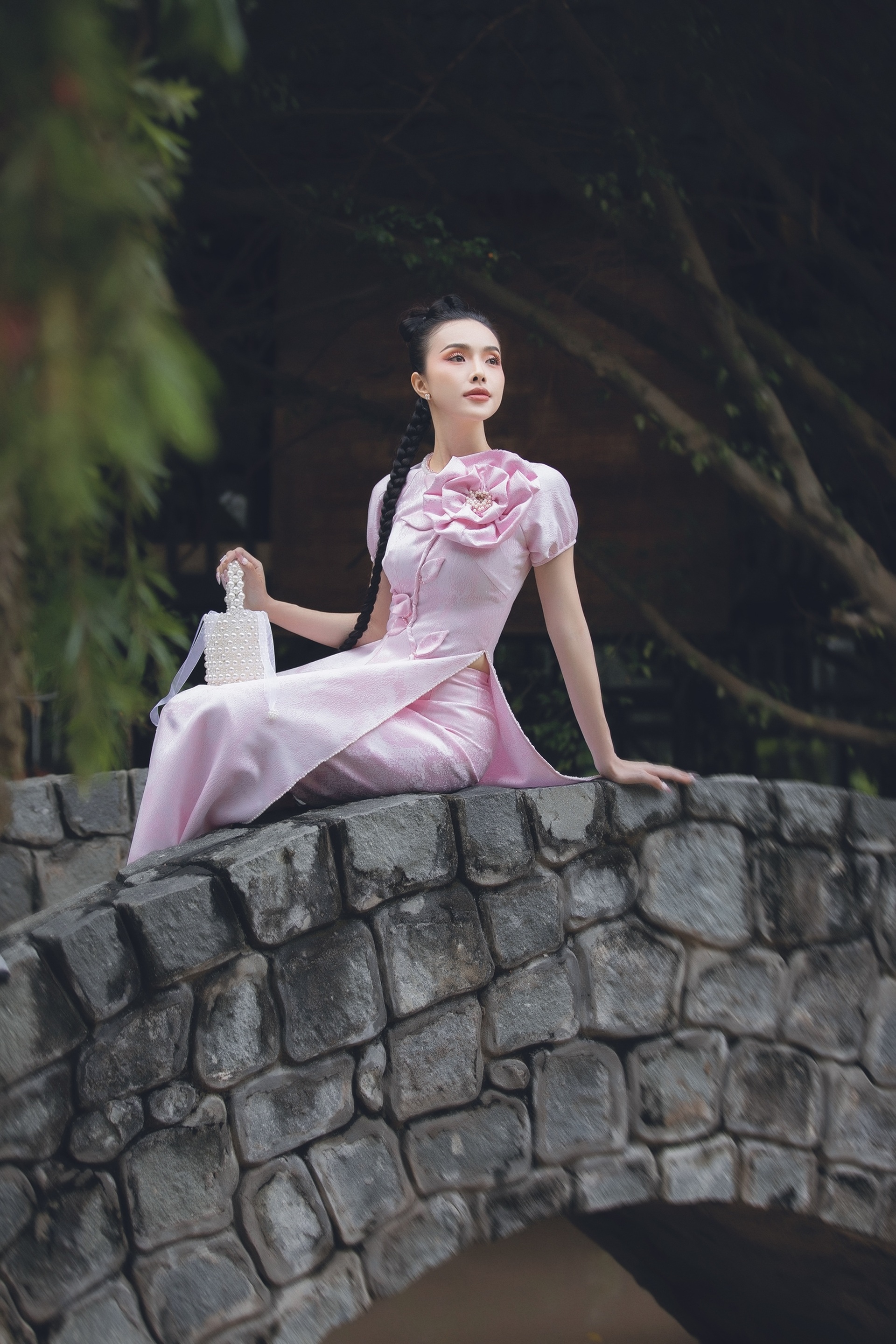 Á hậu Hạnh Nguyên diện áo dài gợi cảm đón xuân - 7 Á hậu Hạnh Nguyên diện áo dài gợi cảm đón xuân - 7