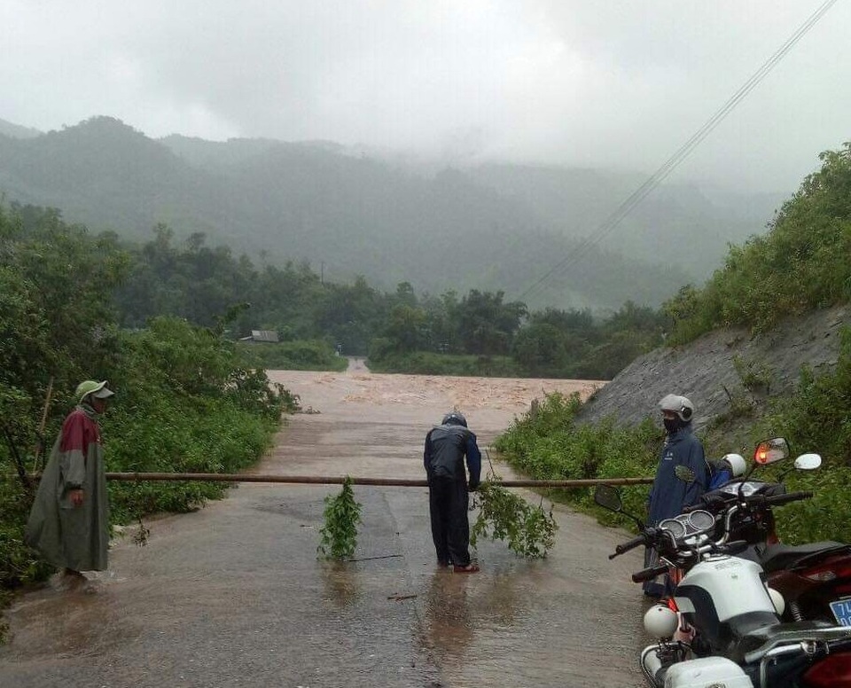 Mưa lớn ở Quảng Trị, sẵn sàng phương án di dời hàng trăm hộ dân - 4 Mưa lớn ở Quảng Trị, sẵn sàng phương án di dời hàng trăm hộ dân - 4