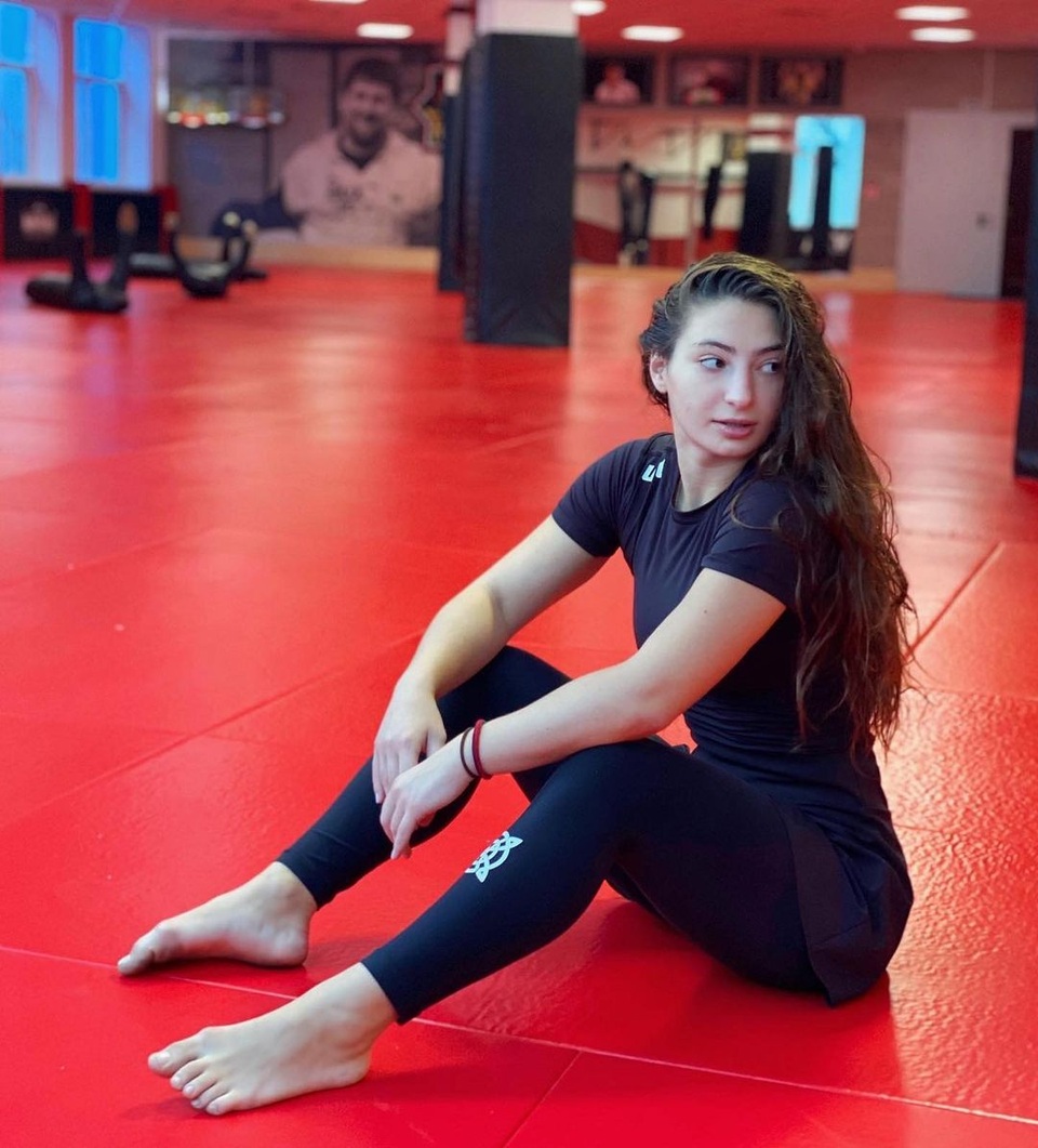 Vẻ đẹp rạng ngời, hút hồn của mỹ nhân MMA người Gruzia - 3