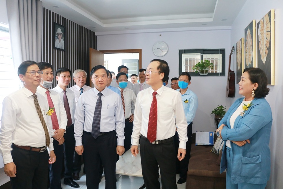 Bộ trưởng Xây dựng dự lễ khánh thành Nhà ở xã hội 700 căn ở Khánh Hòa - 2 Bộ trưởng Xây dựng dự lễ khánh thành Nhà ở xã hội 700 căn ở Khánh Hòa - 2