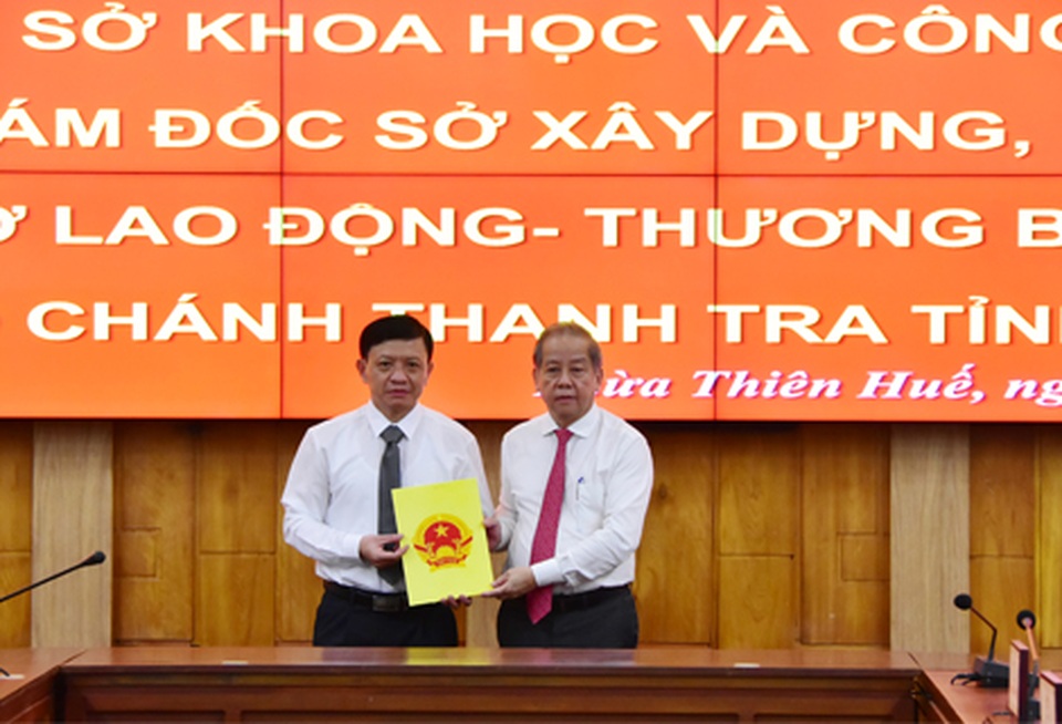 Lãnh đạo chủ chốt của 4 sở, ngành Thừa Thiên Huế được bổ nhiệm - 2 Lãnh đạo chủ chốt của 4 sở, ngành Thừa Thiên Huế được bổ nhiệm - 2
