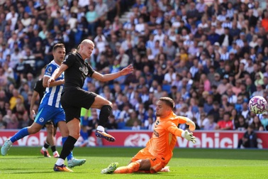 Haaland ghi bàn, Man City vẫn thua cay đắng trước Brighton
