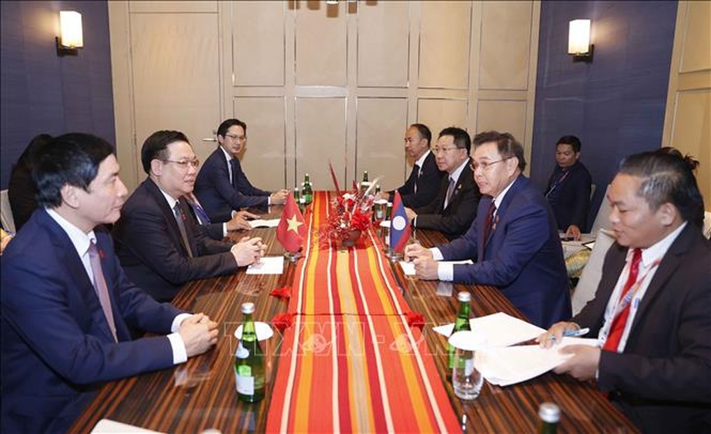Chủ tịch Quốc hội Vương Đình Huệ gặp Chủ tịch Quốc hội Lào Saysomphone Phomvihane - 2 Chủ tịch Quốc hội Vương Đình Huệ gặp Chủ tịch Quốc hội Lào Saysomphone Phomvihane - 2