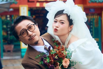 Vì sao Lâm Vỹ Dạ yêu cầu Hứa Minh Đạt "phải hôn nhau khi ra khỏi nhà"?