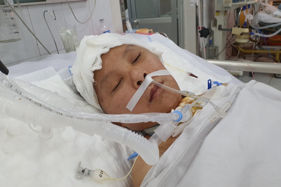 Vợ tai nạn, người chồng đổ gục: Em xin các anh, chị cứu vợ em với - 3