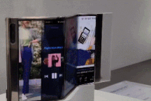 Cận cảnh chiếc smartphone màn hình gập 3 độc đáo của Samsung