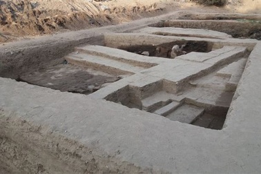 Phát hiện các phiến đá 4.000 năm tuổi khắc hình Thần Atum