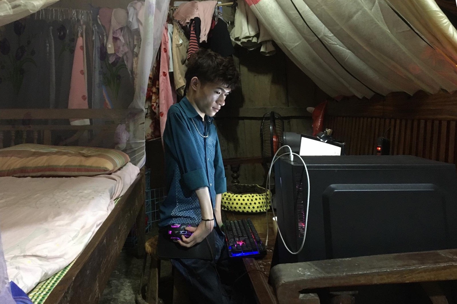 Streamer chinh phục Liên Minh Huyền Thoại với hai bàn tay ngược - 5 Streamer chinh phục Liên Minh Huyền Thoại với hai bàn tay ngược - 5