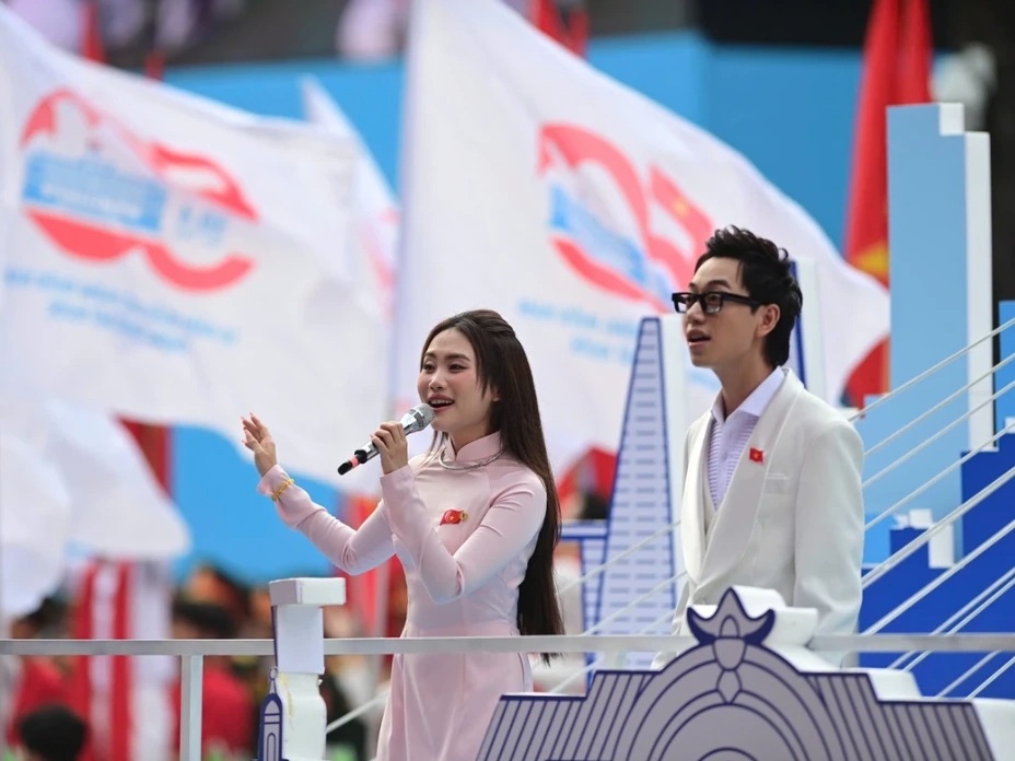 4/30 연휴에 수백만 명의 사람들을 감동시킨 노래 Những ca khúc khiến hàng triệu người xúc động trong đại lễ 30/4 - 4