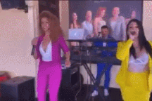 Clip ban nhạc Cuba hát nhạc Việt theo phong cách sôi động nổi bật tuần qua