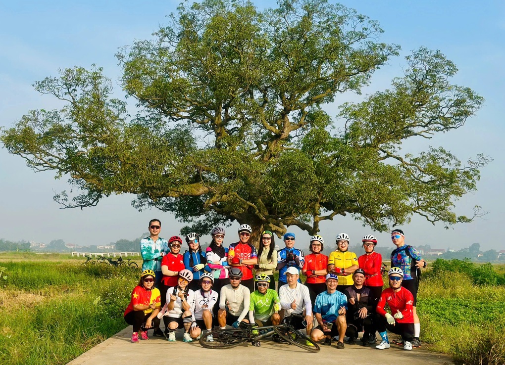 Suýt gặp họa vì xe đạp đua trên cao tốc: Có lệnh cấm, sao vẫn bất chấp? - 2 Suýt gặp họa vì xe đạp đua trên cao tốc: Có lệnh cấm, sao vẫn bất chấp? - 2