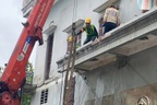 Vụ xịt nước vào thợ xây nhà hàng xóm: Trước cưỡng chế đã vận động nhiều lần