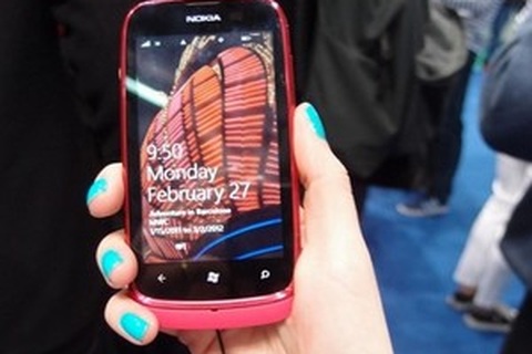 Nokia “tấn công” MWC 2012 với loạt điện thoại giá rẻ
