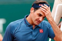 Roger Federer thua sốc: "Tàu tốc hành"… hết thời