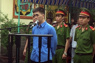 Nghĩ anh chiếm nhà, em trai đâm chết anh