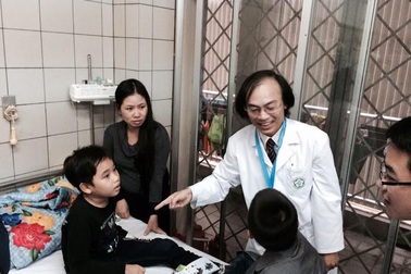 Những “quà quê” ấm lòng người thầy thuốc