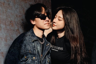 Chuyện lần đầu yêu ca sĩ nổi tiếng của nữ nhân viên quê Hải Dương