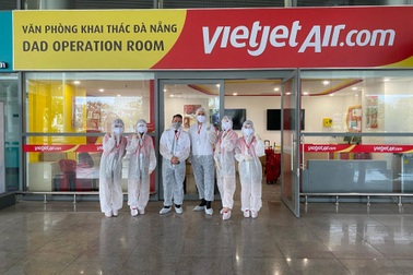 Phi công người nước ngoài tại Vietjet chung tay ủng hộ Quỹ vắc xin