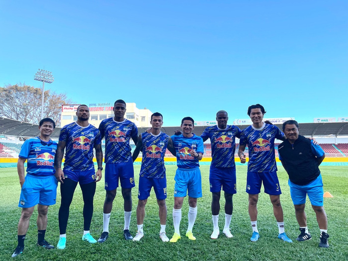 Các đội bóng V-League khai xuân, sẵn sàng cho mùa giải mới - 1 Các đội bóng V-League khai xuân, sẵn sàng cho mùa giải mới - 1