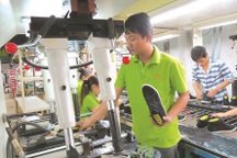 Thông báo sớm lương, thưởng Tết để công nhân an tâm