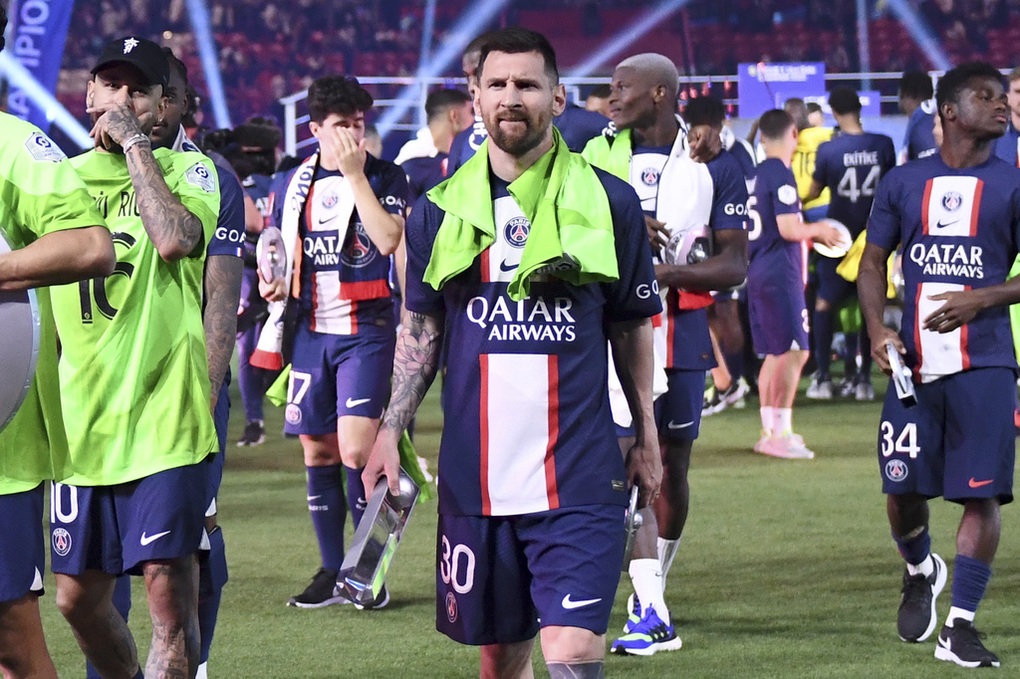 Messi bị cổ động viên la ó trong trận cuối cùng khoác áo PSG - 3 Messi bị cổ động viên la ó trong trận cuối cùng khoác áo PSG - 3