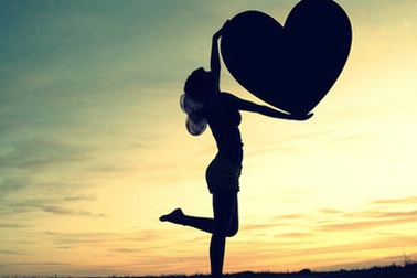 Giật mình khi thiếu nữ biến thành “fan cuồng”