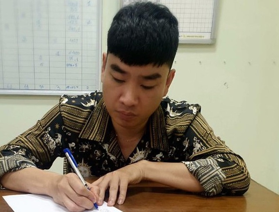 Cục Hàng không lên tiếng về nhân thân ông trùm buôn lậu xì gà - 1 Cục Hàng không lên tiếng về nhân thân ông trùm buôn lậu xì gà - 1