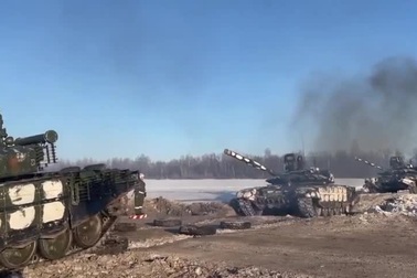 Nga rút quân khỏi biên giới Ukraine